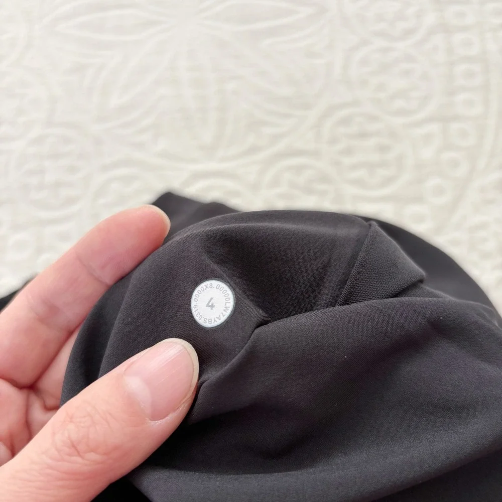 Lululemon Noir‎ Short, Black (5.5
